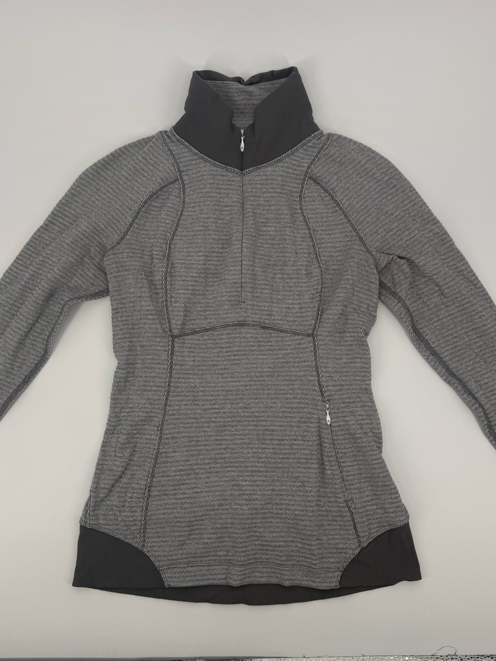 Lululemon Runderful 1/2 Zip Gray Heather Striped Pullover Sweatshirt M/L